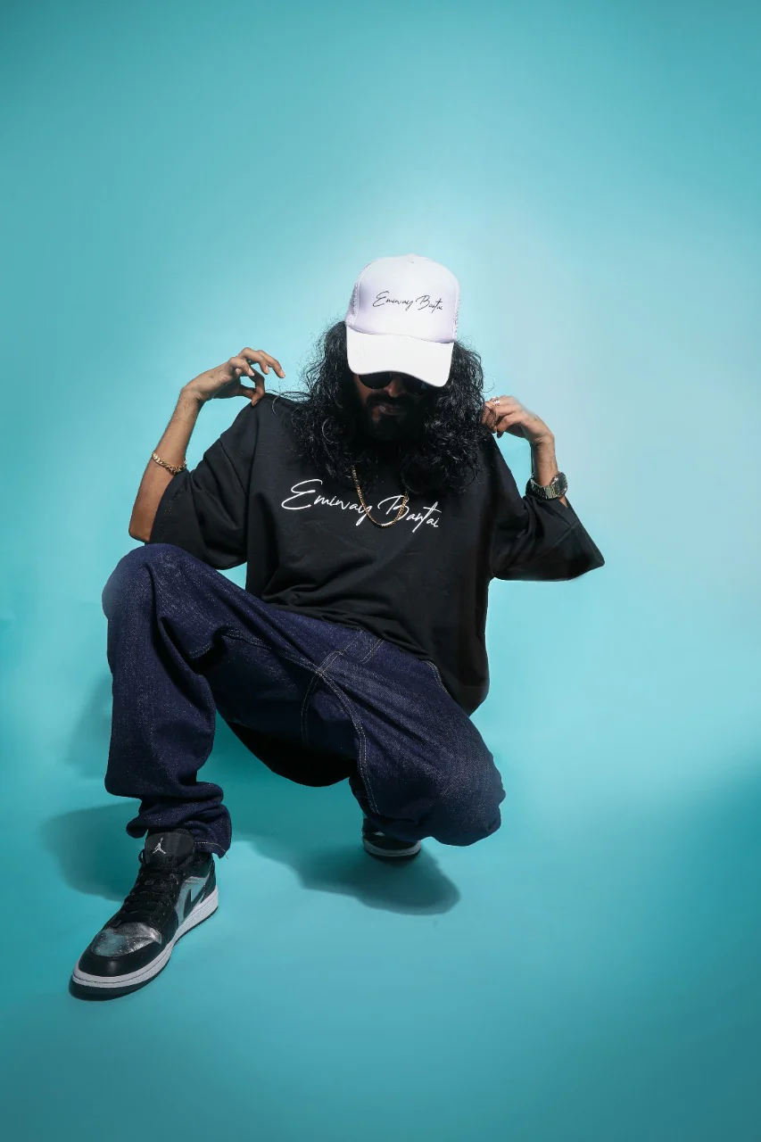 EB SIGNATURE BLACK T-SHIRT - Image 4